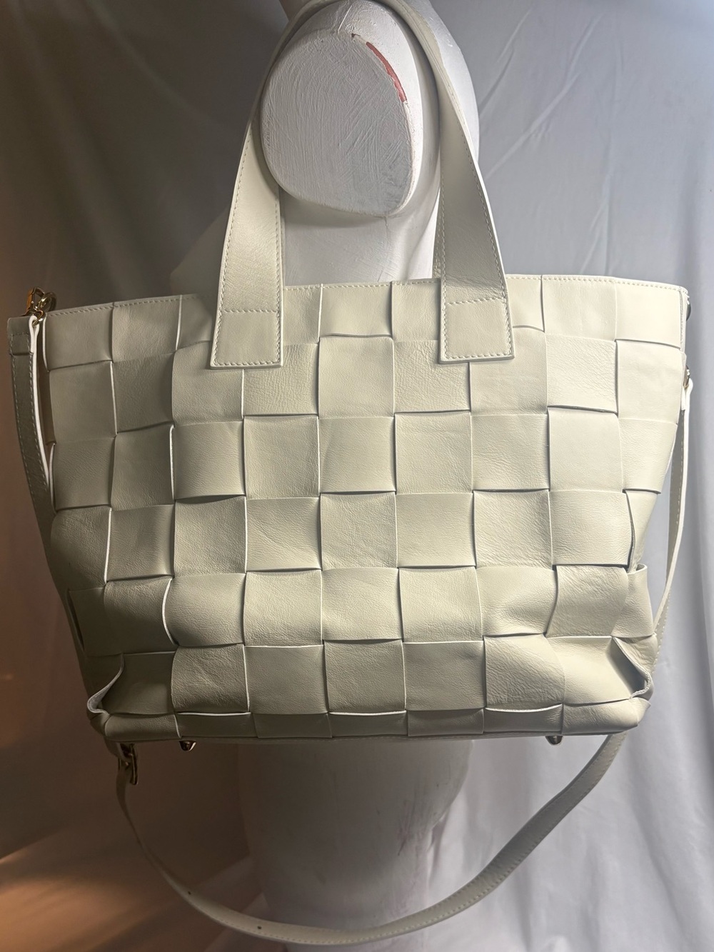 Anna Paola Tote Bag in White Leather Basket weave on one side